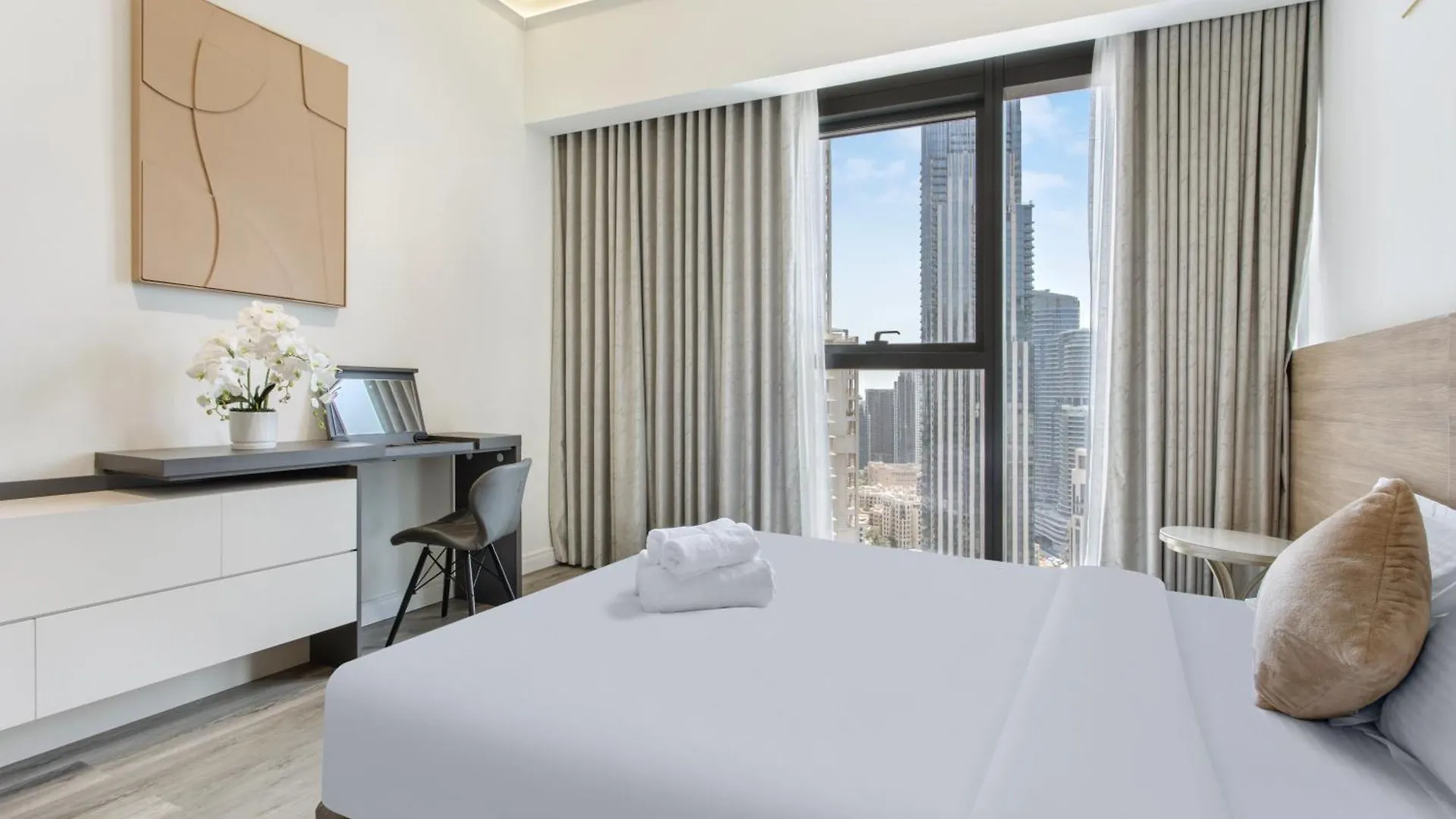 Iconic Burj Khalifa 2 Bedroom Apartment Downtown By Gua Gua Holiday Home Dubai