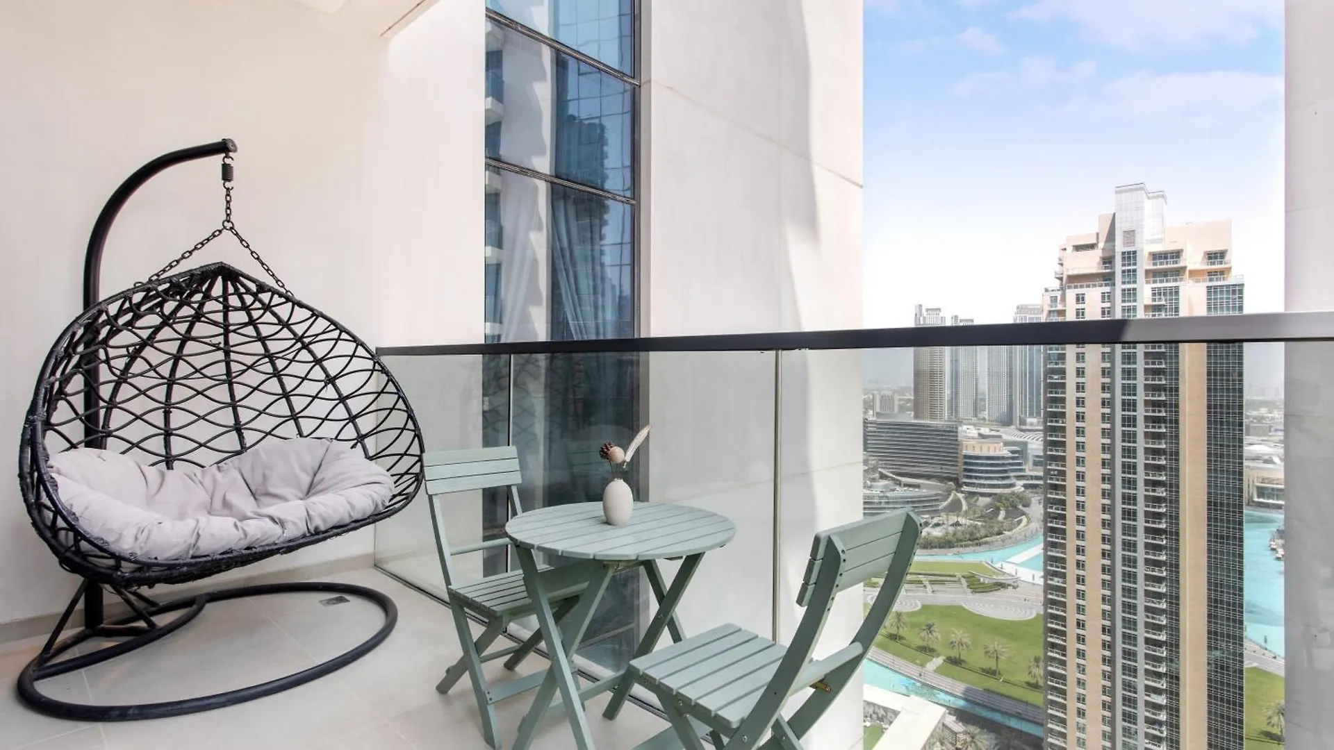 Iconic Burj Khalifa 2 Bedroom Apartment Downtown By Gua Gua Holiday Home Dubai